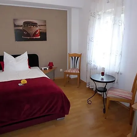 Bed and Breakfast Garni-tell