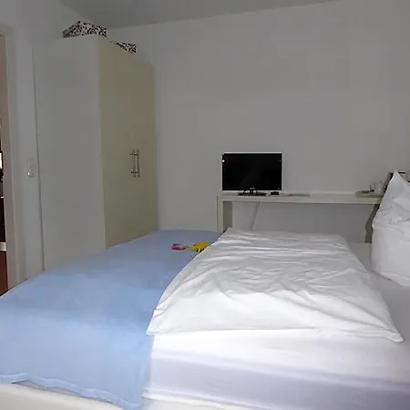 Garni-tell Bed and Breakfast Ζίγκεν
